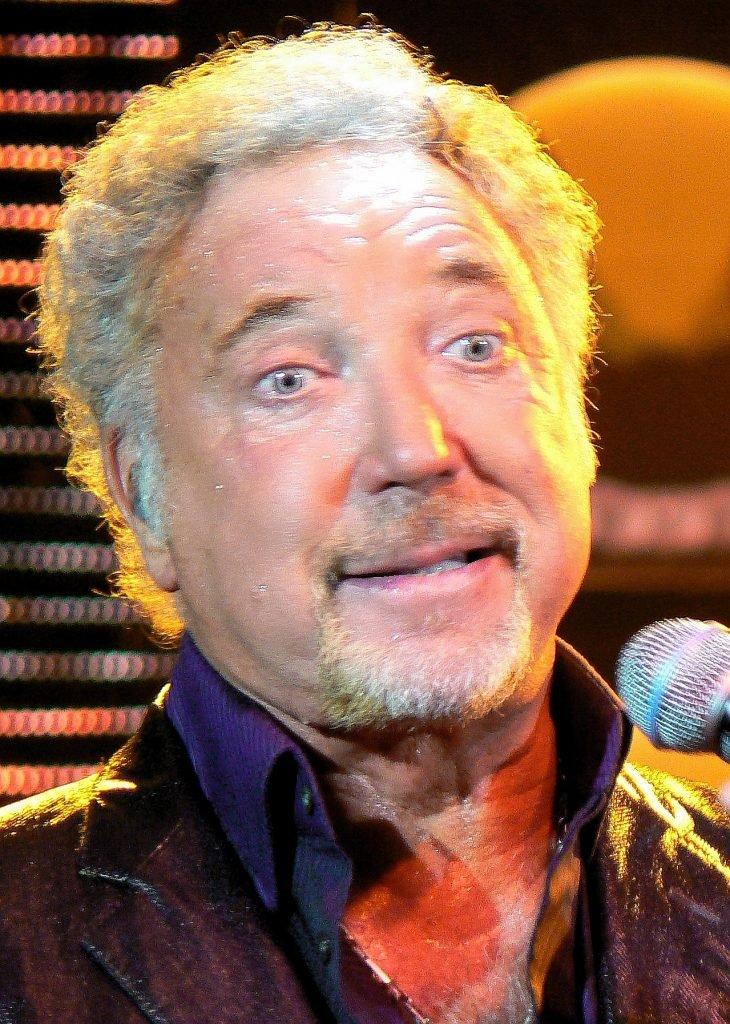 Tom Jones allegedly ignores struggling homeless son's pleas to meet his ...