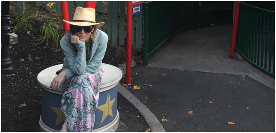 Lisa Marie Presley poses at Dollywood.