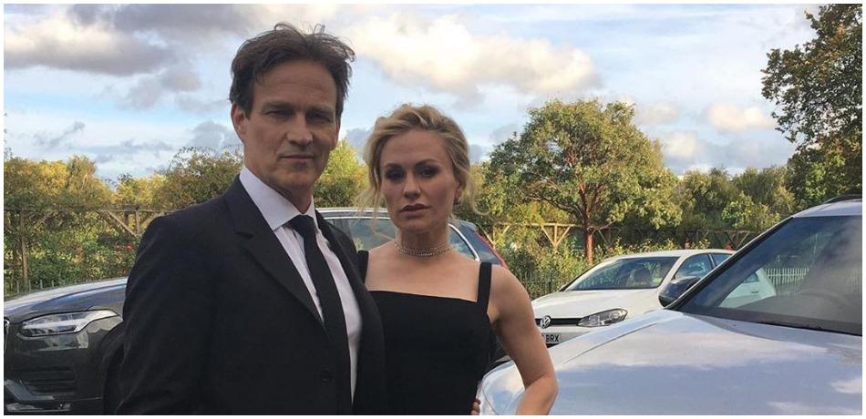 True Blood stars Stephen Moyer and Anna Paquin snuggle up for a photo.