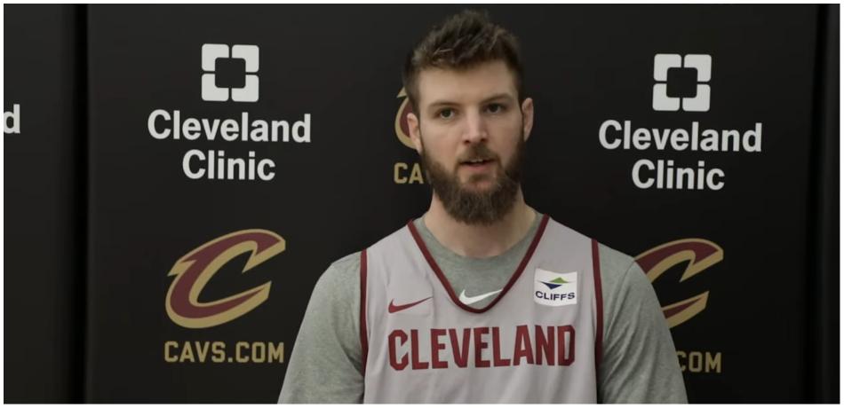 Cavs' forward Dean Wade at practice before his return to play