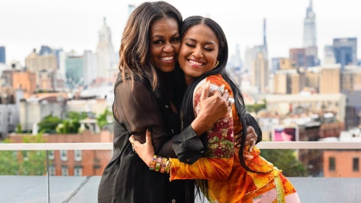 Michelle Obama and daughter Sasha Obama