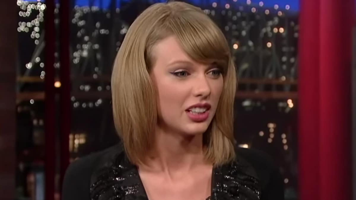 Taylor Swift sans Travis Kelce during talk show interview